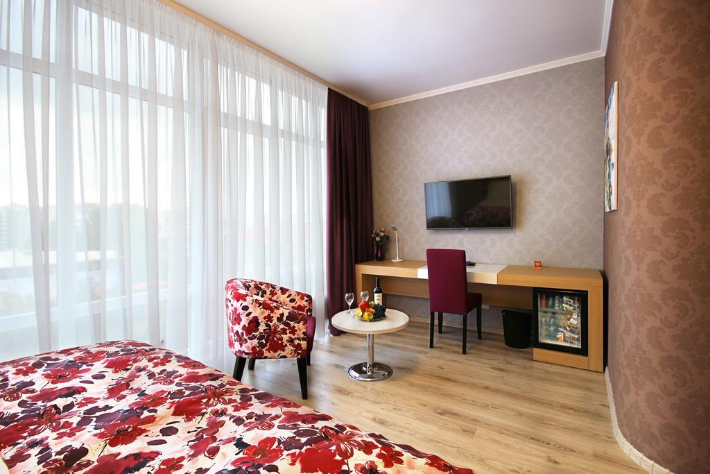 City Park Hotel Kišiněv Exteriér fotografie